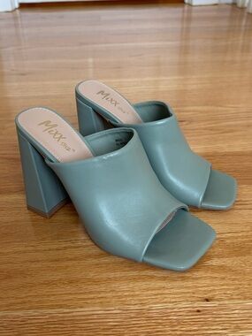 Mixx Shuz Maggie Open-Toe Block Heel Mule Size 7 - Sage Green